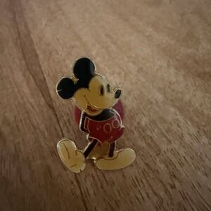 Disney Store JAPAN Pin Mickey Classic Style Enamel Lapel Pin
